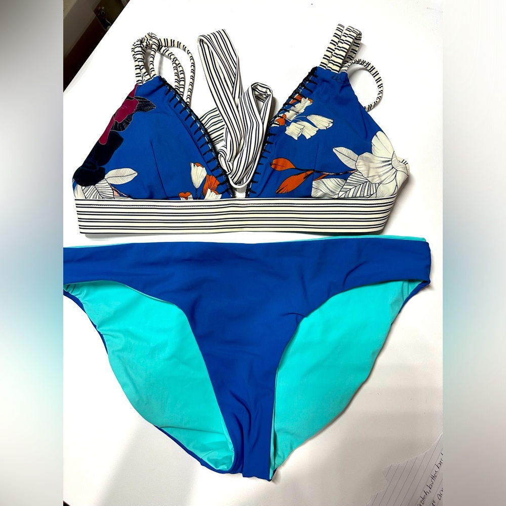 Red Carter women’s 2 piece swimsuit bikini floral blue vision small reve…